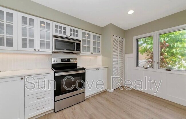 Foto del edificio - 4518 Ascot Cir S