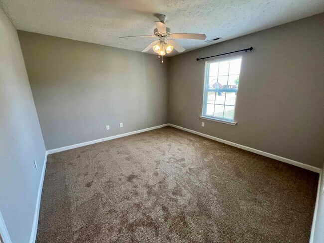 Foto del edificio - 3 Bed 2 Bath Brick Ranch *Fenced Backyard* in Christiana