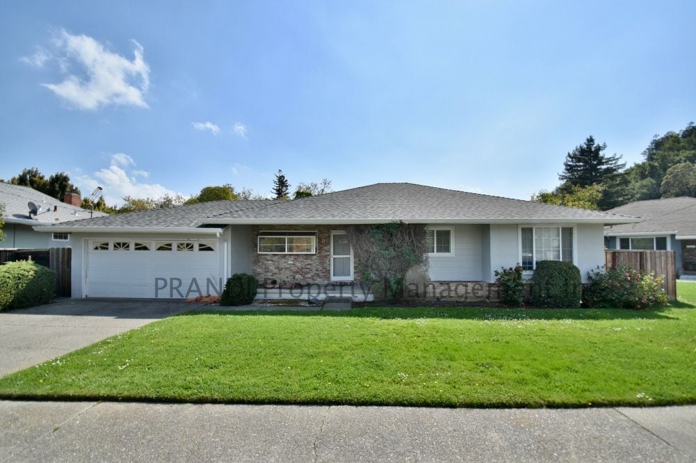 Foto principal - Spacious Three Bedroom Larkspur Home