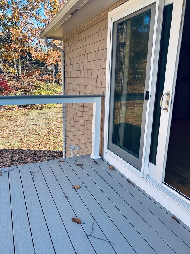 Foto del edificio - 4 Levesque Dr