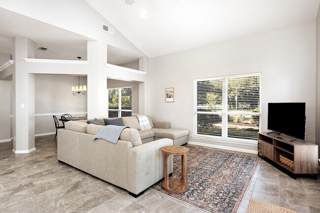 Foto del edificio - 4618 Windstarr Dr
