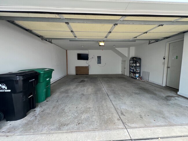 Building Photo - 3117 SW Sharmin Ln