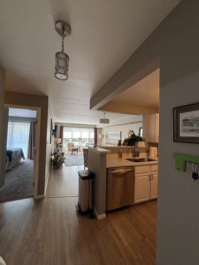 Building Photo - 703 N 29th St