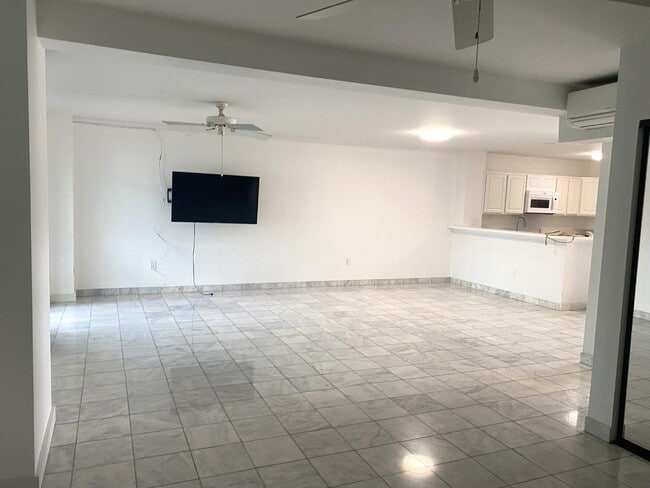 Building Photo - 2601 S Roosevelt Blvd