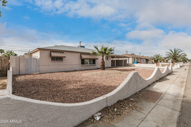 Foto del edificio - 5620 N 19th Ave