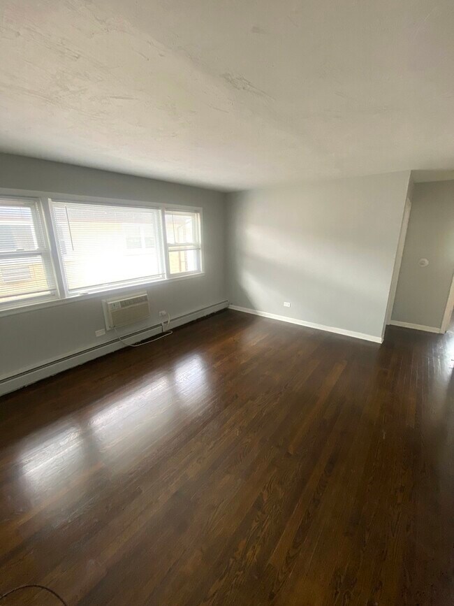 4401 Prescott Ave Unit 2A, Lyons, IL 60534 Condo for Rent in Lyons