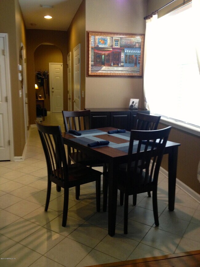 Kitchen Nook - 3943 Ivory Xing