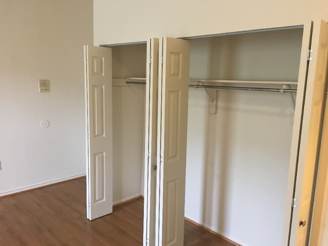 Photo - 15 E Read St Apartment