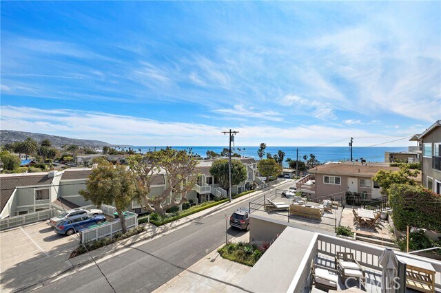 Building Photo - 265 Grandview St