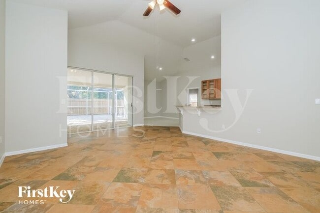 Building Photo - 10529 San Travaso Dr