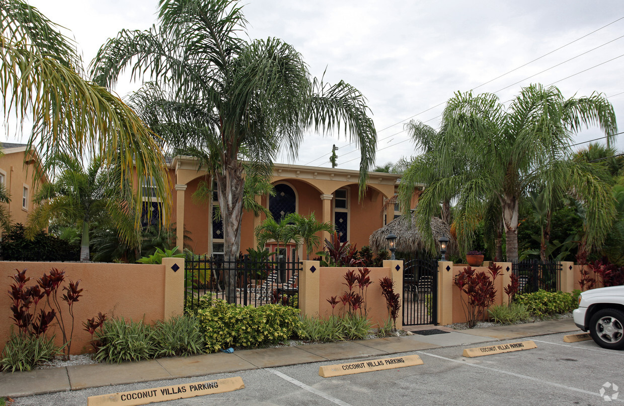 Building Photo - Coconut Villas of Dunedin