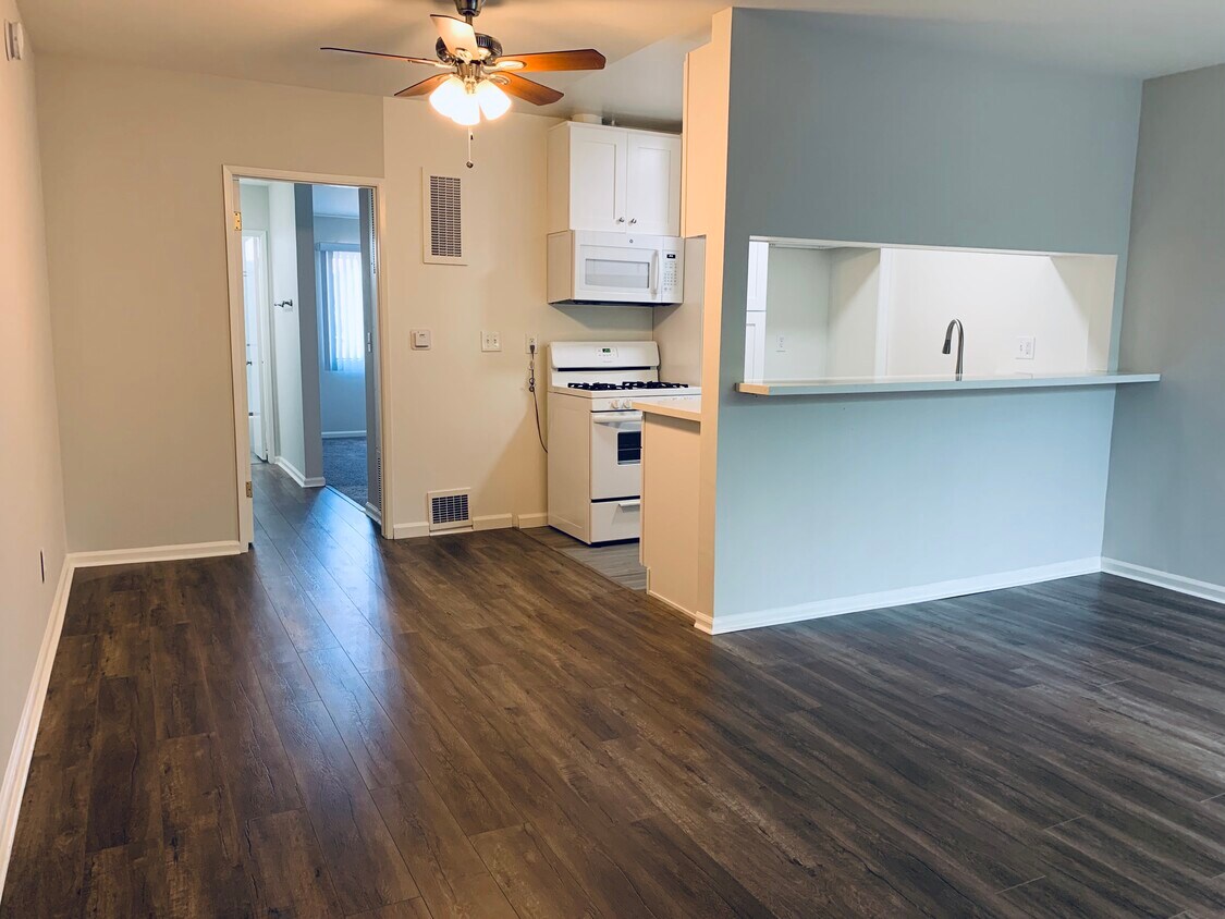 Foto principal - 14033 Burbank Blvd