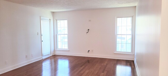 Foto del edificio - Prime Location Condo in Sandy Springs. Gat...