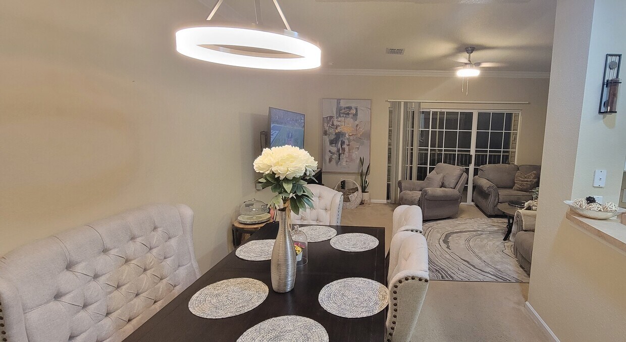 Foto principal - 4493 NW 49th St