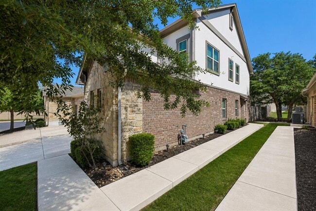 Building Photo - 2304 S Lakeline Blvd