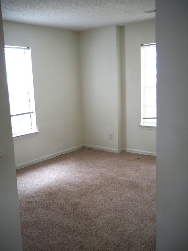 Foto del edificio - 113 Amelia Ct