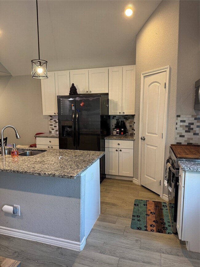 Foto del edificio - 9593 Darkwood St