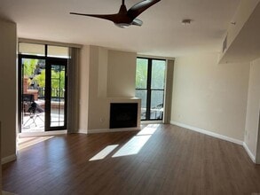 Building Photo - 500 W Harbor Dr