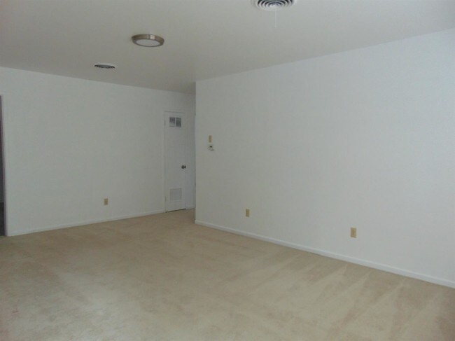 Building Photo - 2410 46th St