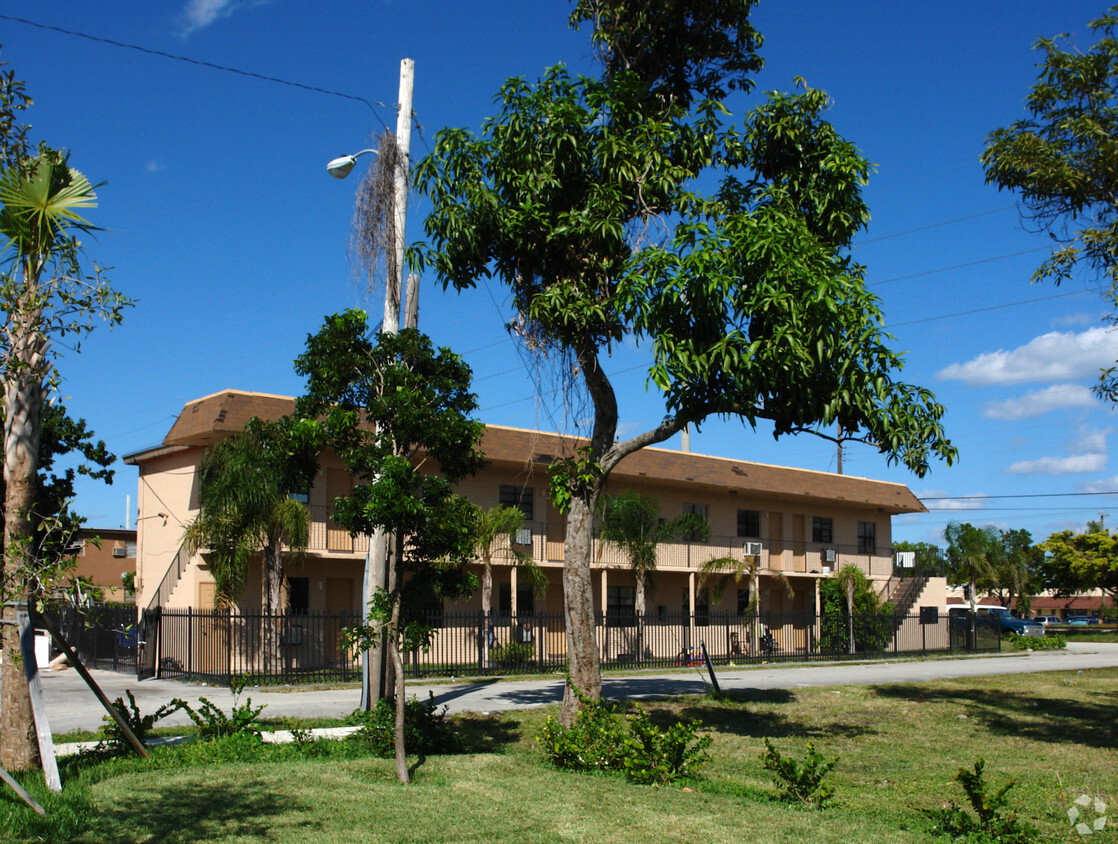 Building Photo - 401 N Dixie Hwy