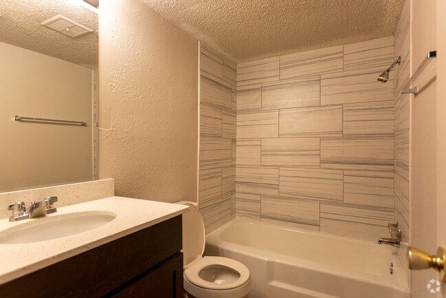 1 HAB, 1 BA - 776 ft² - Yorktown Apartment Homes