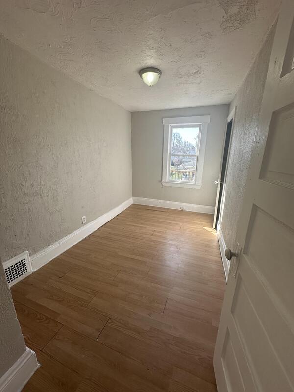 Foto del edificio - 7613 Bancroft Ave