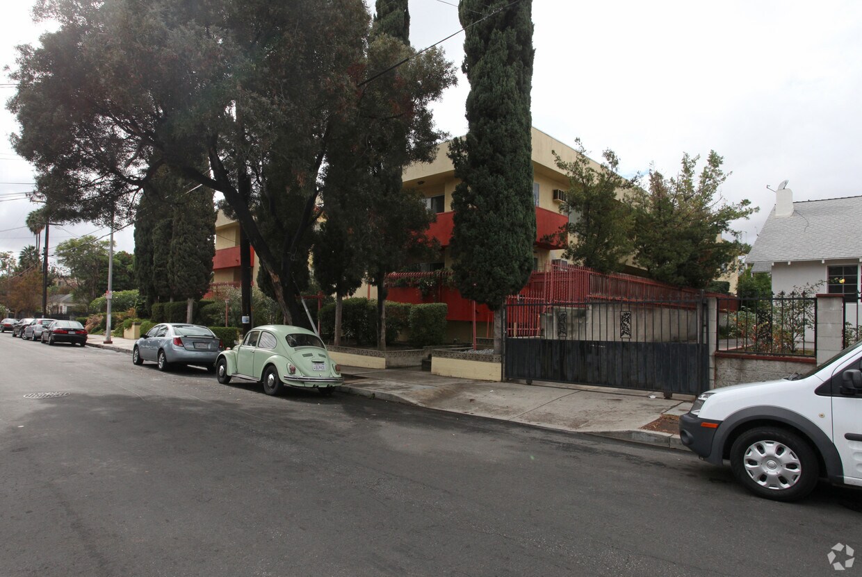 Foto del edificio - 1827 N Van Ness Ave