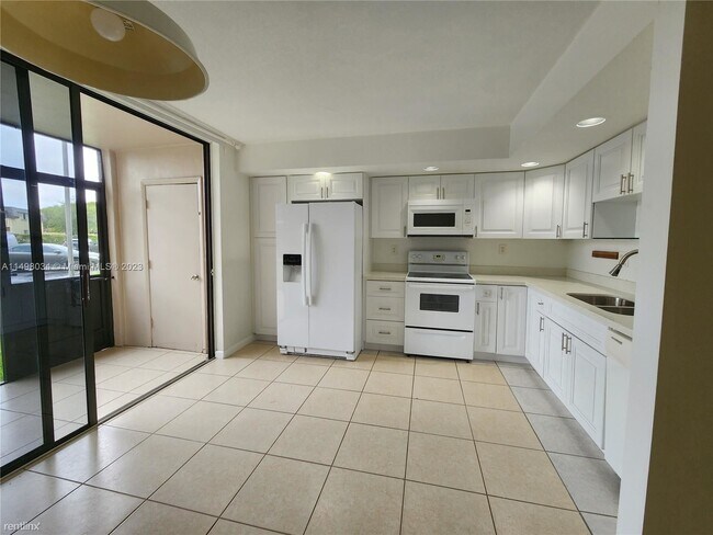 Foto del edificio - 3 br, 2 bath House - 8520 SW 133rd Avenue ...