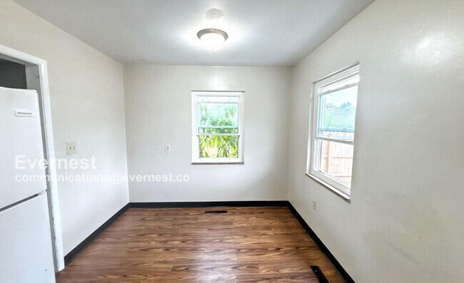 Foto del edificio - 992 Racine Ave