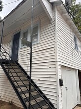 Building Photo - 139 Lister St
