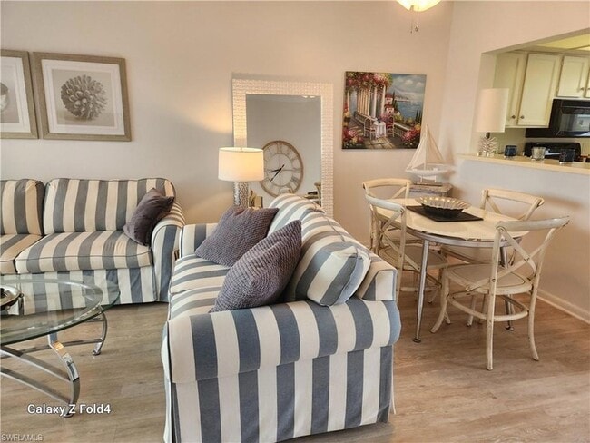 Foto del edificio - 805 River Point Dr