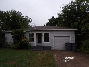 Building Photo - 1424 NW Logan Ave