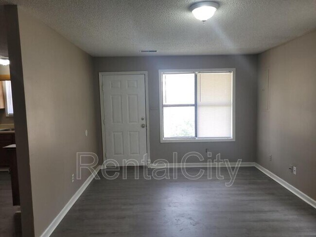 Building Photo - 120 Harton Ave