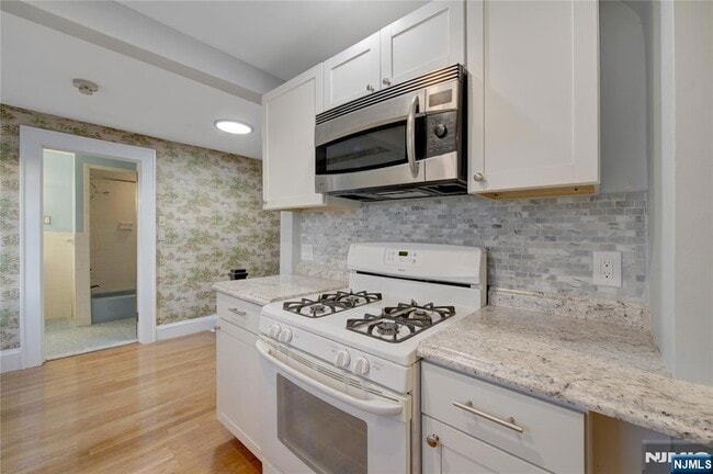 Foto del edificio - 348 Orchard Terrace