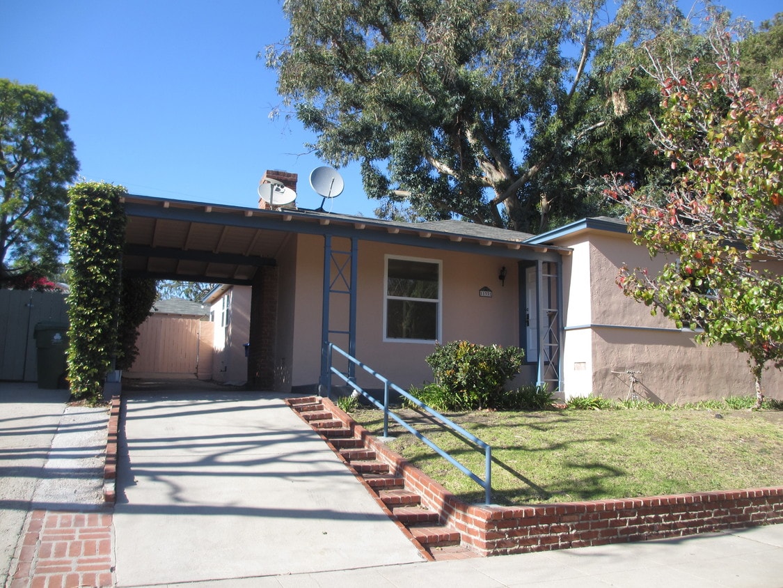 11300 Denair St, Los Angeles, CA 90049 House Rental in Los Angeles