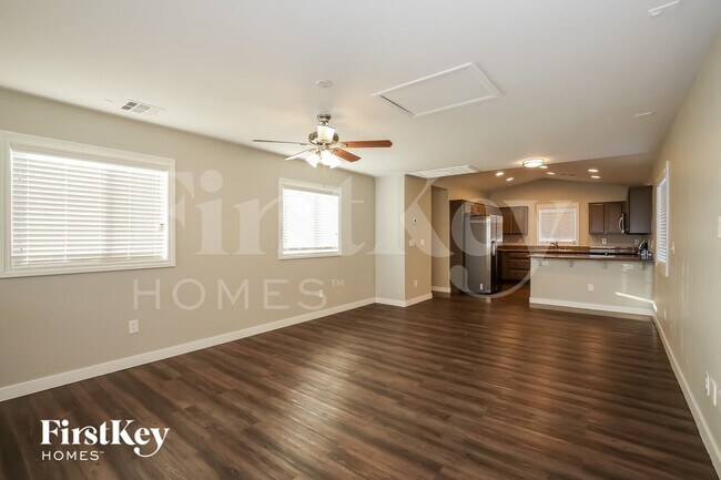Building Photo - 3552 E Carisbrook Dr