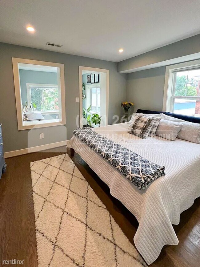 Building Photo - 3 br, 2.5 bath Condo - 1244 Raum Street No...