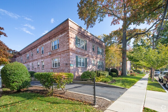 Building Photo - 61 Maine Ave