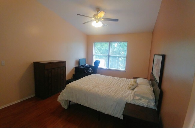 Master Bedroom - 50 Kensington Dr