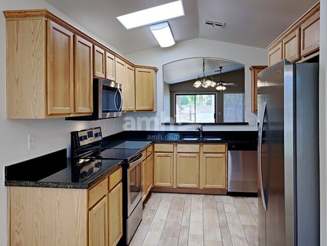 Foto del edificio - 8657 E Portobello Ave