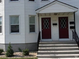 Building Photo - 230 Pleasant St