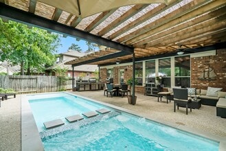 Building Photo - 6 Stickley Ct