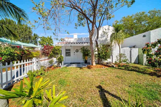 Photo - 625 Selkirk St (West Palm Beach, FL)