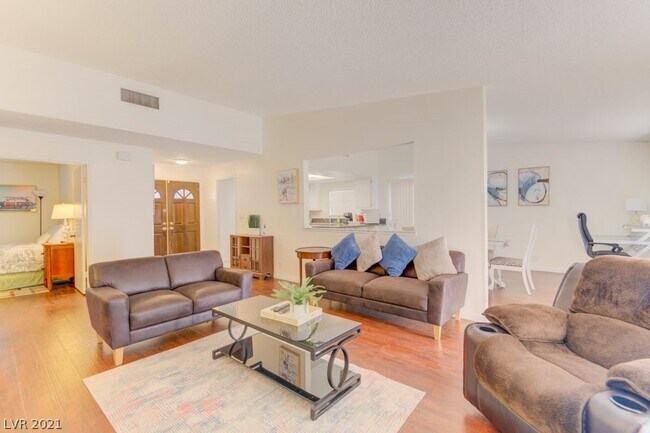 Building Photo - 6261 W La Palma Pkwy