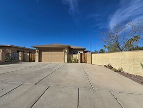 Building Photo - 9035 E Calle Kuehn