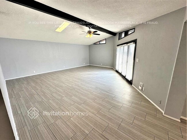 Building Photo - 1265 E Del Rio Dr