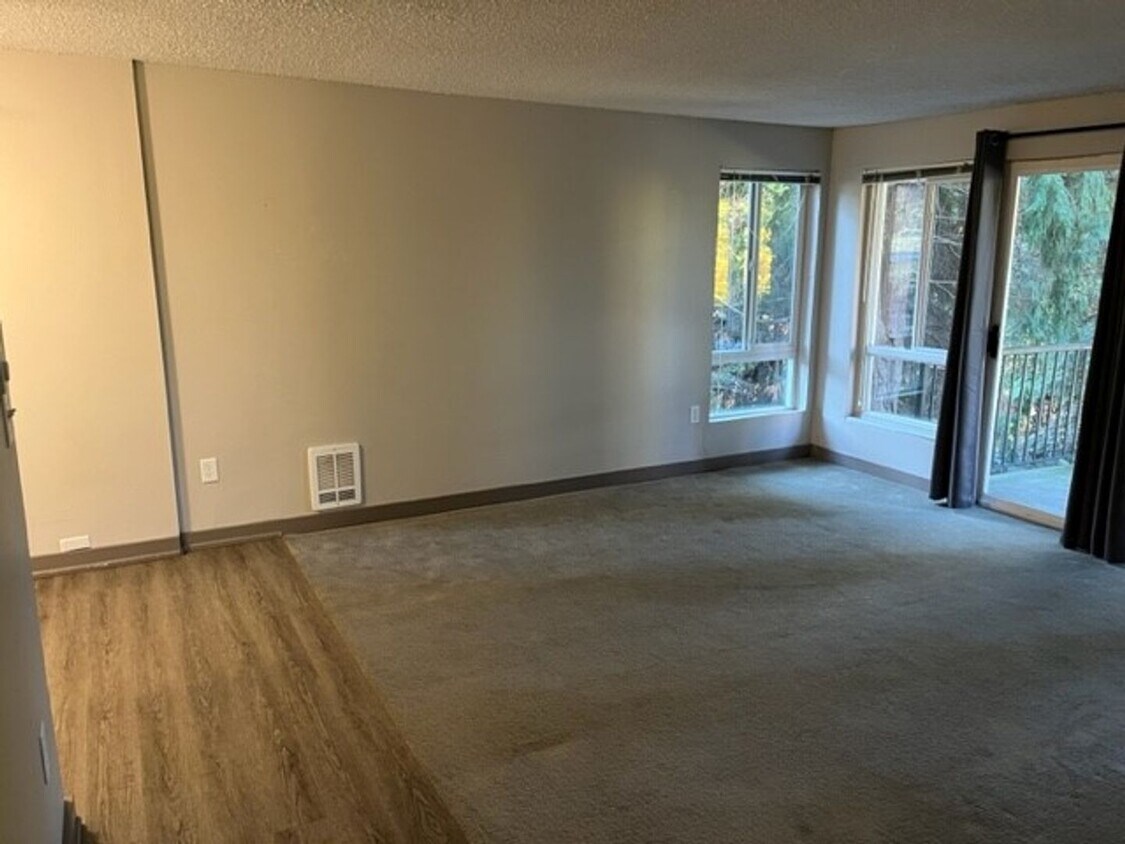 Building Photo - 14th Ave S Apt