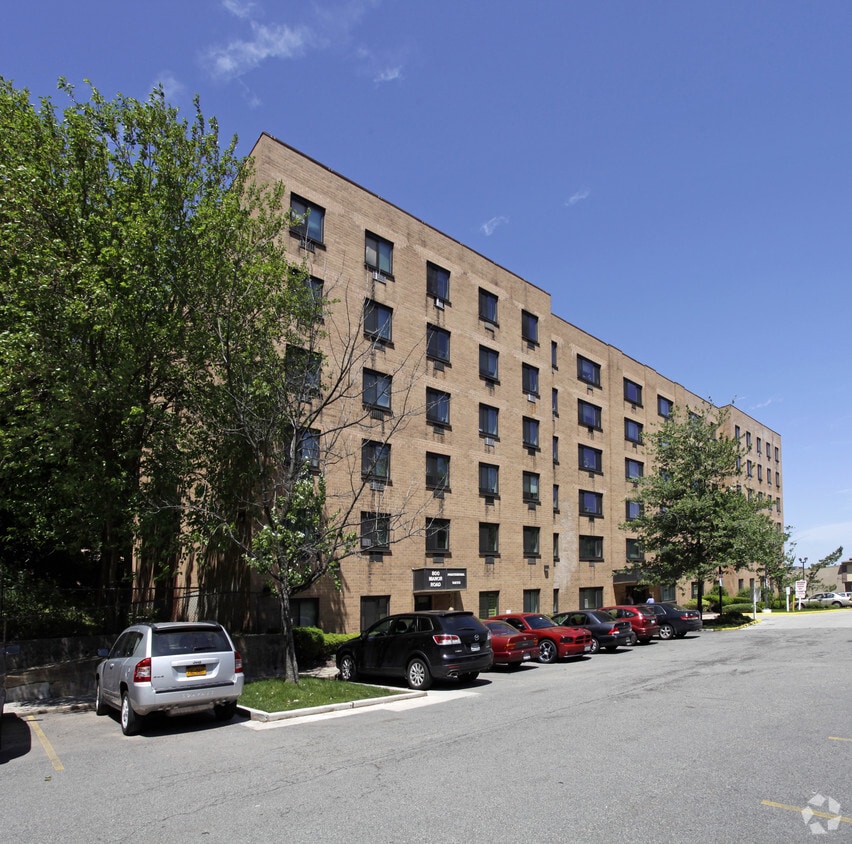 Allied Manor Apartments in Staten Island, NY