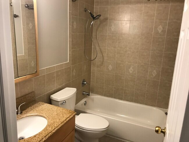 Foto del edificio - 508 Spruce Dr