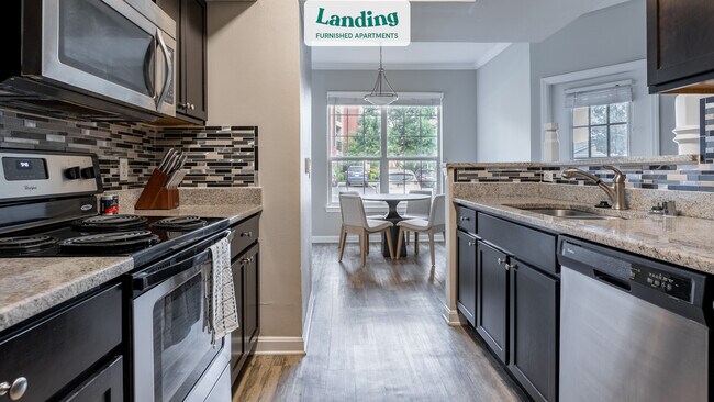 Foto del edificio - 7400 Steeplecrest Cir